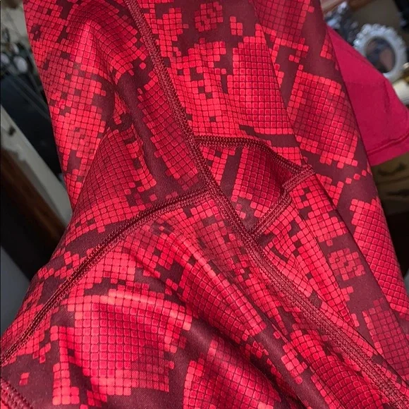 Lululemon leggings - Picture 7 of 8